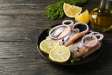 przepis na śledzie w oleju z cebulką